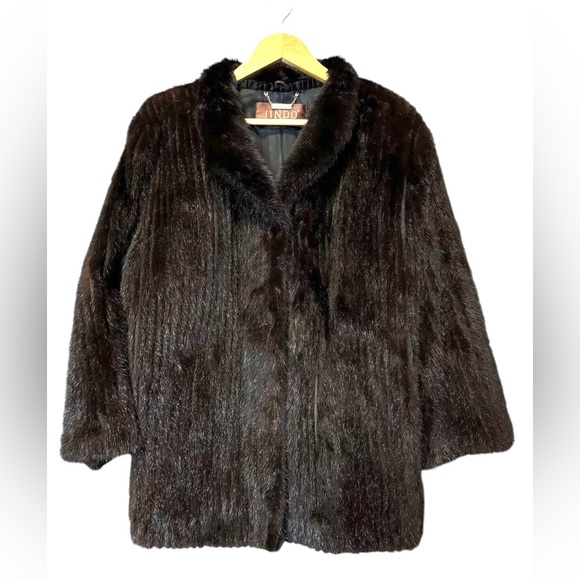 SAGA MINK JINDO Women’s Genuine Fur Jacket with Logo Lining Japan Size Medium - Picture 1 of 9